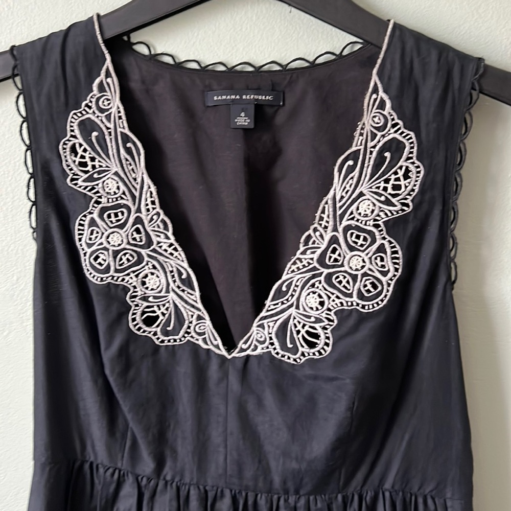 Banana Republic black cotton/silk summer dress with lace detail